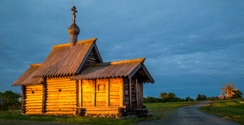 Церковь Воскрешения Лазаря на острове Кижи