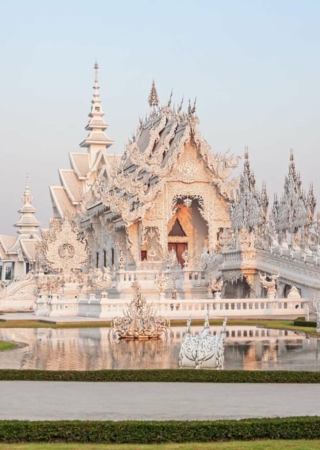 Храм Ват Ронг Кхун