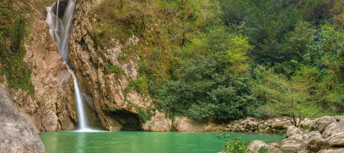 Агурские водопады: где находится, описание, история