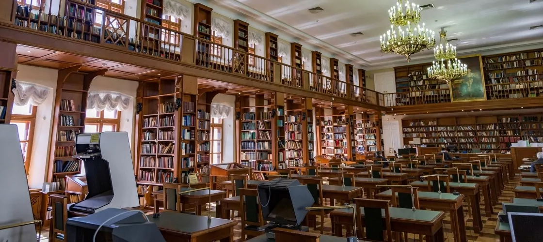 Читальный зал библиотеки в доме Пашкова