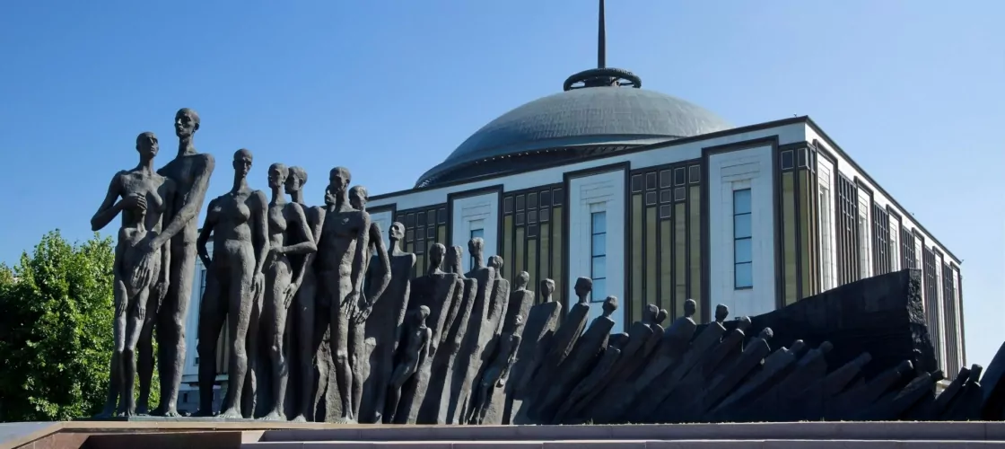 Памятник «Трагедия народов» на Поклонной горе
