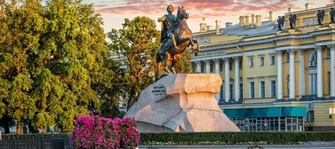 Памятник «Медный всадник» на Сенатской площади