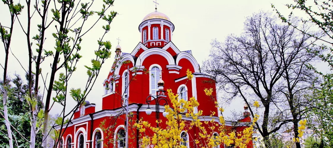 Храм Благовещения Пресвятой Богородицы в Петровском парке